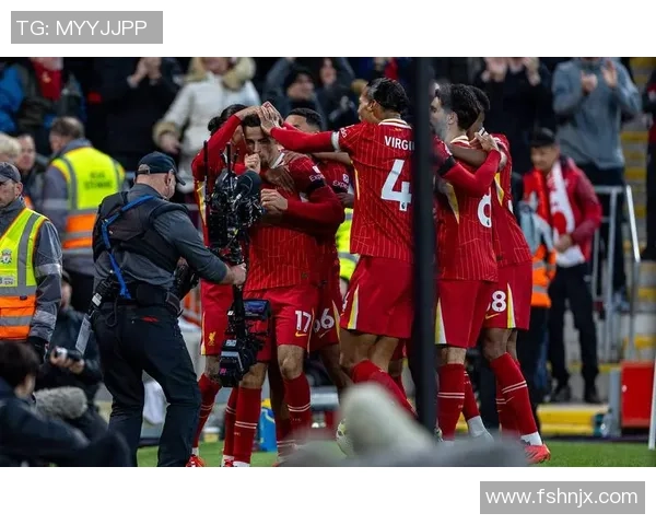 世界杯精彩对决里昂与马竞激战成平补时进球引发全场狂欢