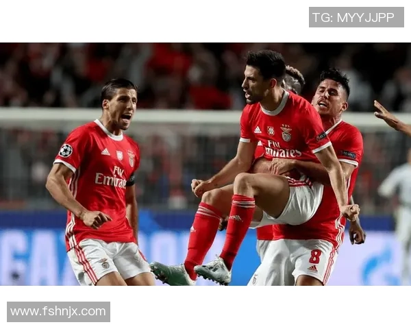 欧冠激战本菲卡与巴萨互交白卷补时进球引发全场狂欢与转会传闻